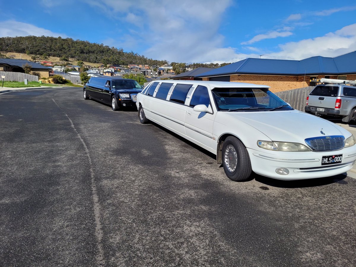 HobartLimo's tweet photo. 25/9/2021. Both of our stretch limousines was out for this wedding transfer to the Brooke Street Pier. #wedding #saturdaywedding #groom #groomsmen #fatherofthegroom #limo #stretchlimo #hobart @HobartLimo https://t.co/BksotM6ah7