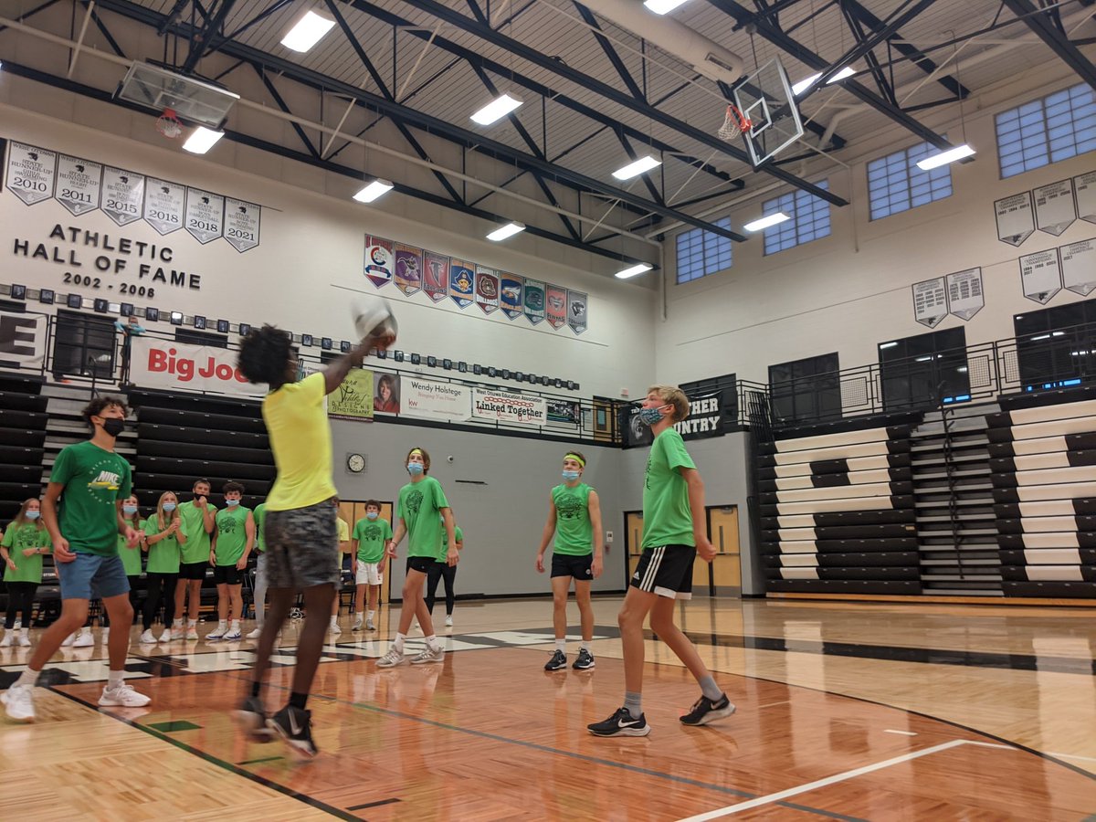 Sophomores and Seniors Winn the first rounds.  Now on the the next!  #gowo #wohoco21