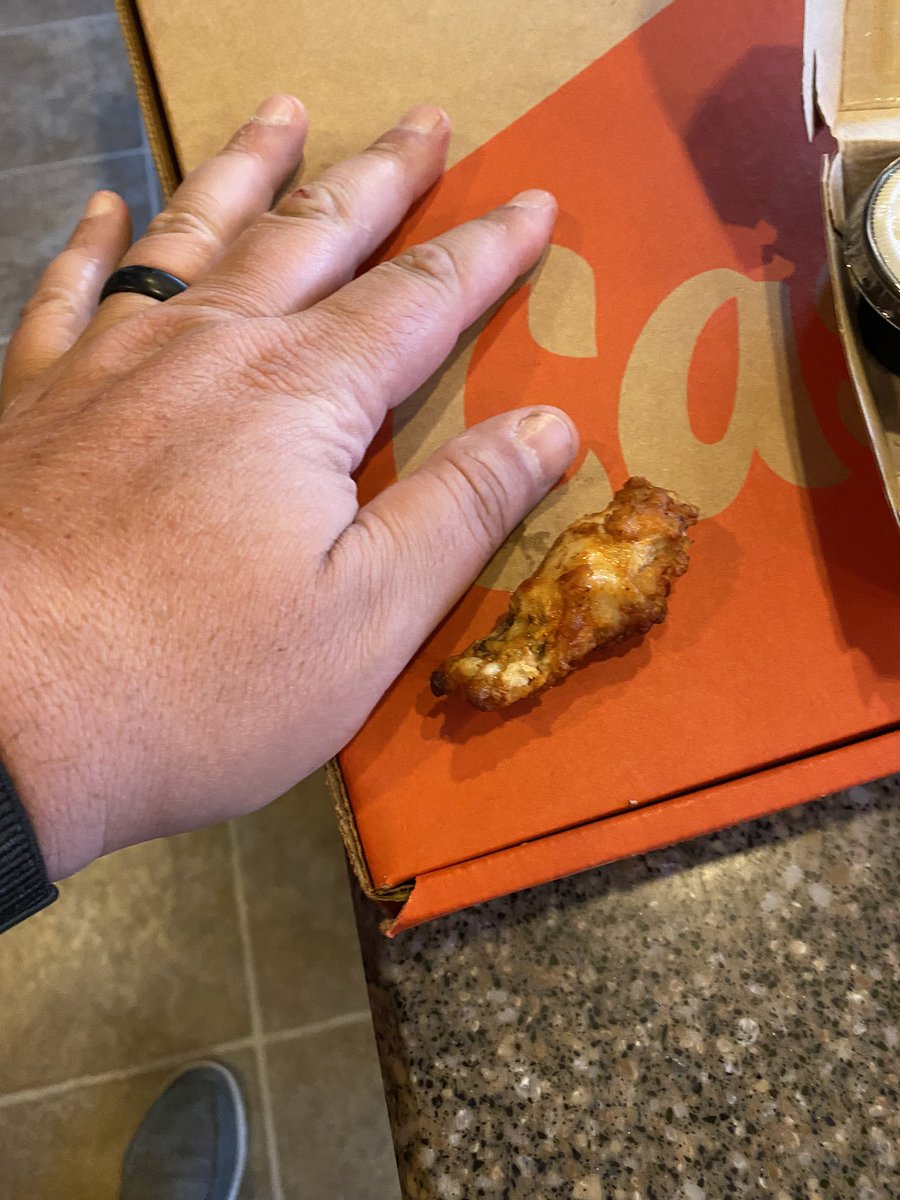 herkeye2969's tweet photo. Man, when you order your favorite Gas Station pizza and wings and this is what you get!! @caseysgenstore is this some sort of a joke?  These wings are smaller than my thumbs!! And I’m not Andre the Giant. https://t.co/7gqEtDyCcE