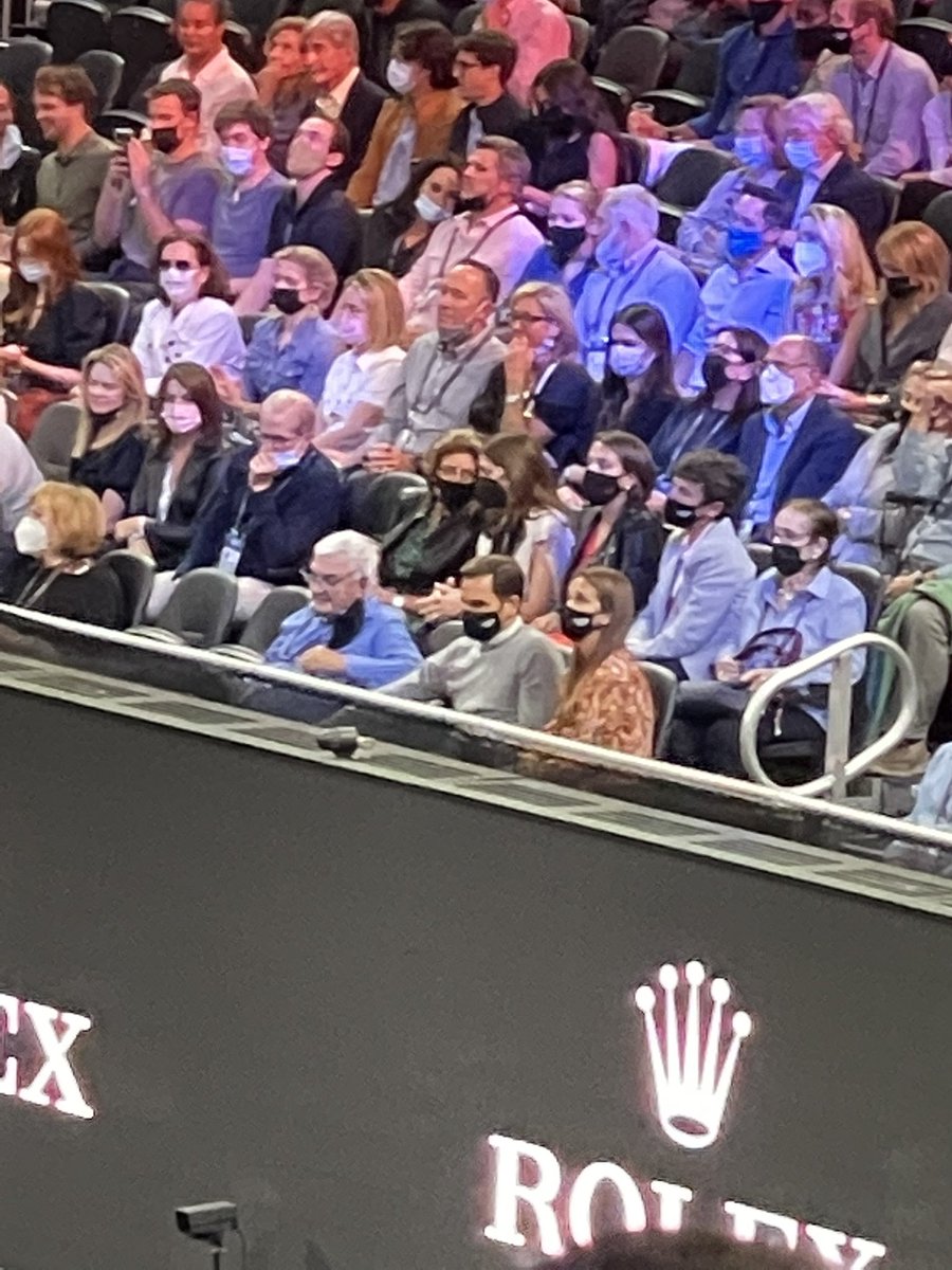 🐐 spotted! <a href="/rogerfederer/">Roger Federer</a> #lavercup #federer