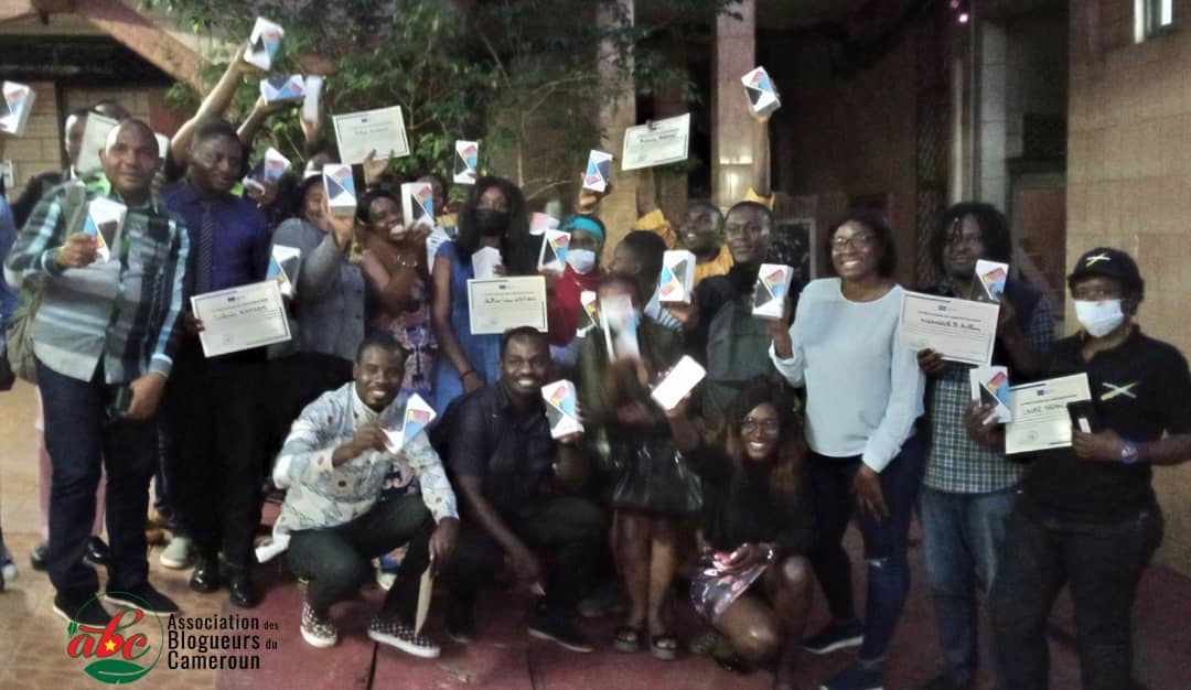 Le_TDK's tweet photo. Atelier sur l'écriture Web validé dans le cadre de #EUmeetsABC avec @BloggersCM et @UEauCameroun
C'était très édifiant.
Ravi d'avoir passé ces beaux moments en compagnie des autres blogueurs https://t.co/KvcdrveEKi