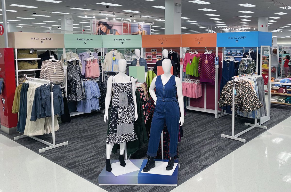 AlejandroC_VM's tweet photo. Stepping into the fall with this Limited-Time Designer Collection.
βΊοΈππβΊοΈππβΊοΈ
#VictorGlemaudxTarget
#NiliLotanxTarget
#SandyLiangxTarget
#RachelComeyxTarget
#TargetxKingsHighway
Big thanks to TMβs Legacy and Tatiana https://t.co/imAH5lfcrp