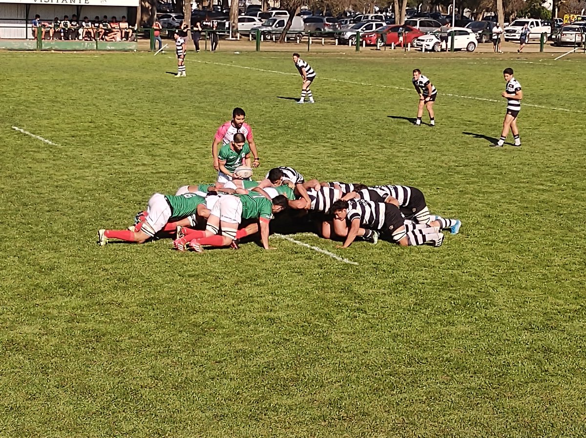 Rugby - Primera
Final del primer tiempo. El verde vence a Tala 9 a 5.