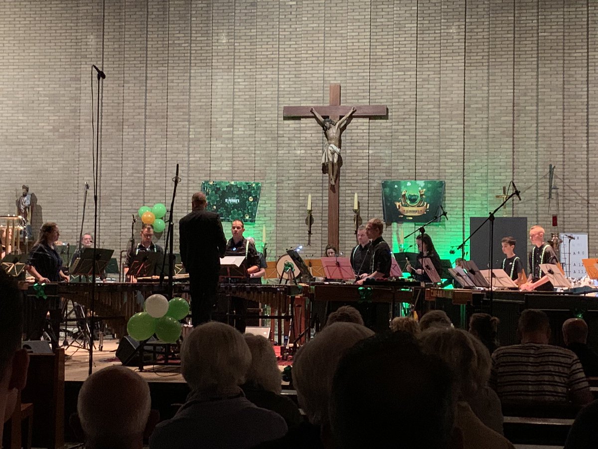 Heel mooie uitvoering van de drumband van harmonie St. Caecilia Grevenbicht met het thema St. Patrick’s Day. Top 👍