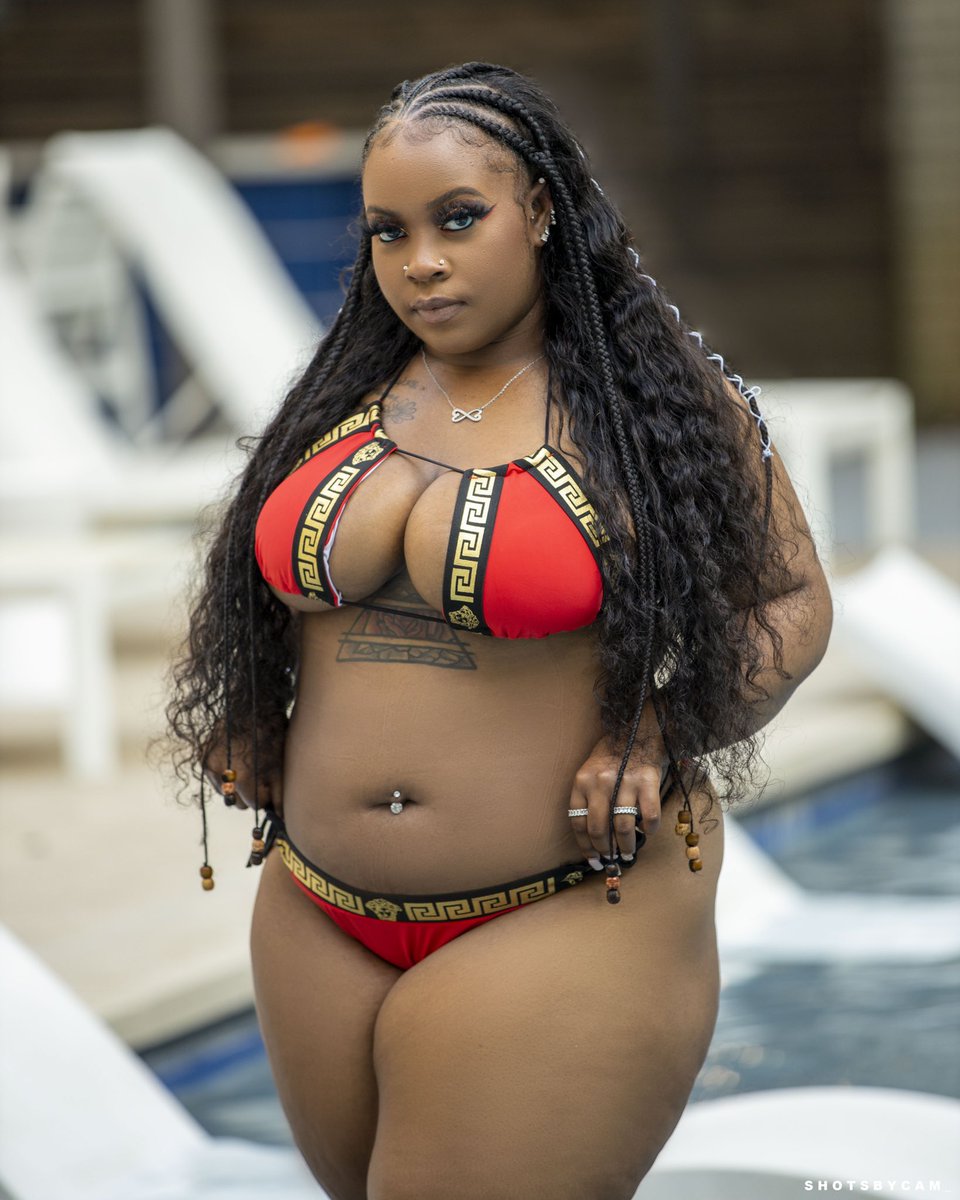 nyathegoat's tweet image. I know it’s Fall now but … I forgot to show y’all these 😬