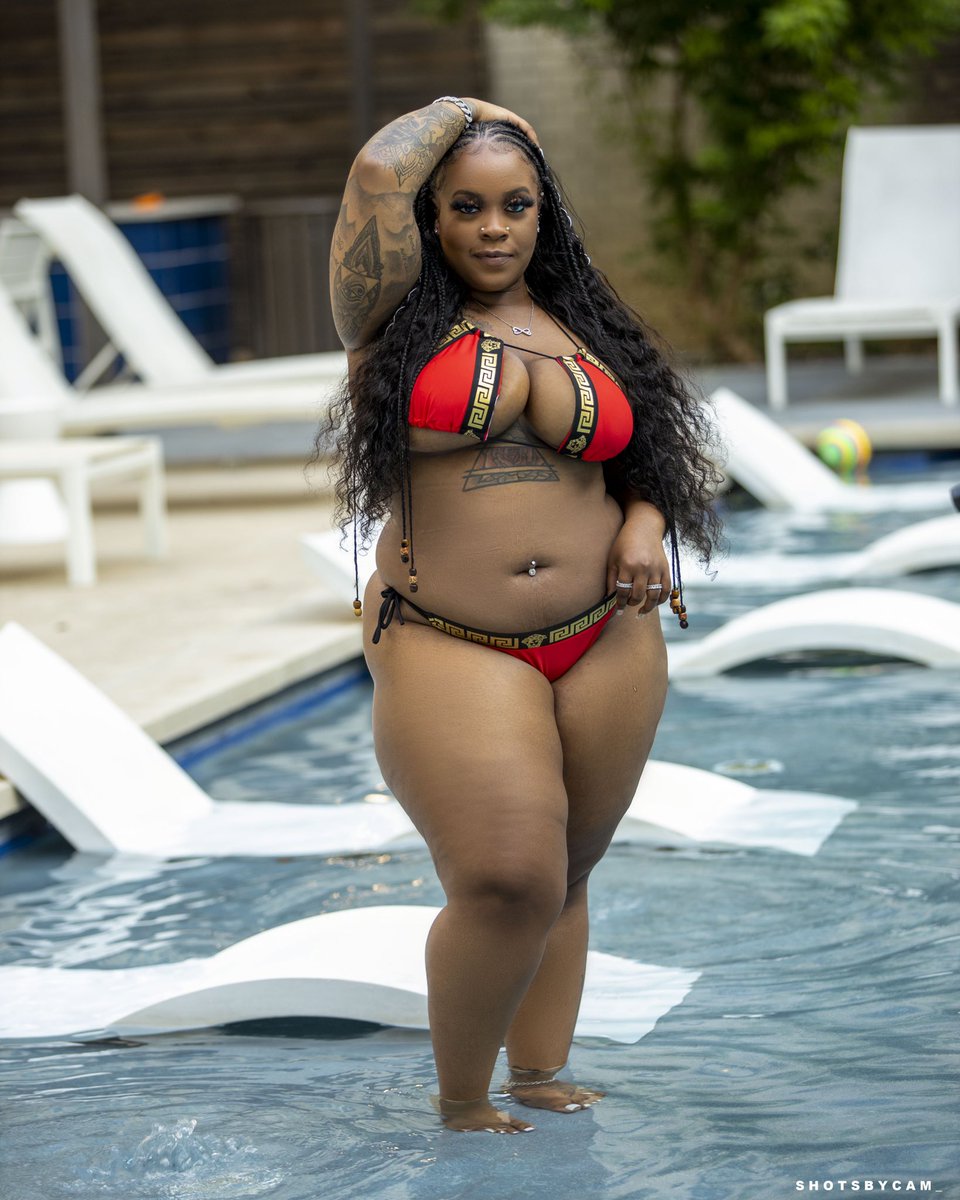 nyathegoat's tweet image. I know it’s Fall now but … I forgot to show y’all these 😬