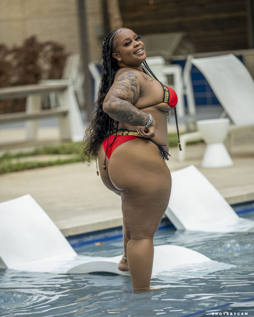 nyathegoat's tweet image. I know it’s Fall now but … I forgot to show y’all these 😬