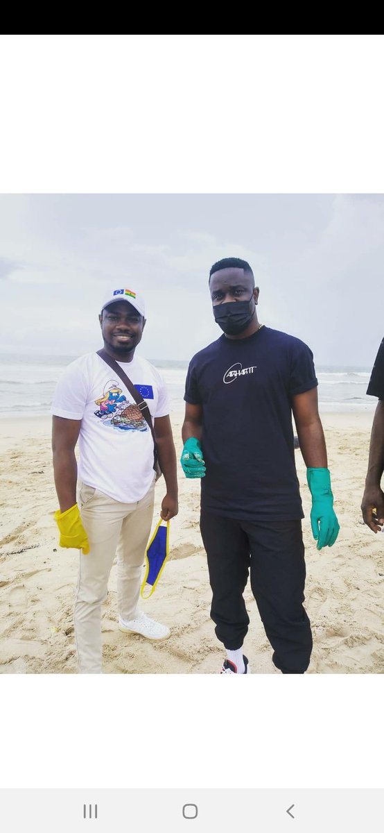 With @sarkodie
@EuropeInGhana @PlasticPunchGH for the #EUBeachCleanup Reuse, refill, recycle.