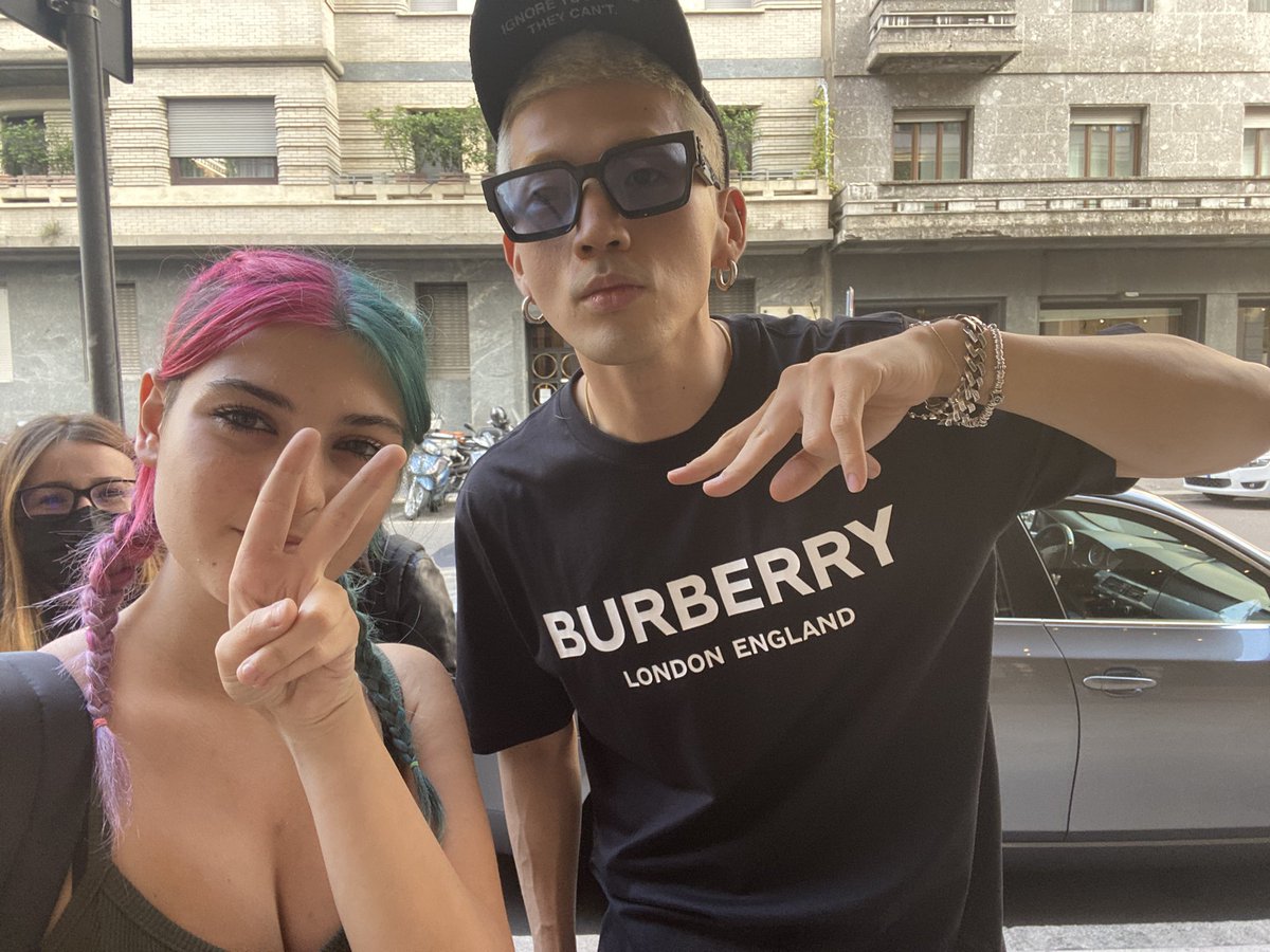 newhyucks's tweet photo. Thread of Matthew’s videos and photos I took!!
#BMxMilanFashionWeek #KARD #bmkard #BigMatthew #bigmatt #BMinMilan #BMforMilanFashionWeek #BM #KINGKARD #Marni #MilanFashionWeek #MilanFashionWeekBM #BOSSBM #BOSS https://t.co/LbbVkgLR1K