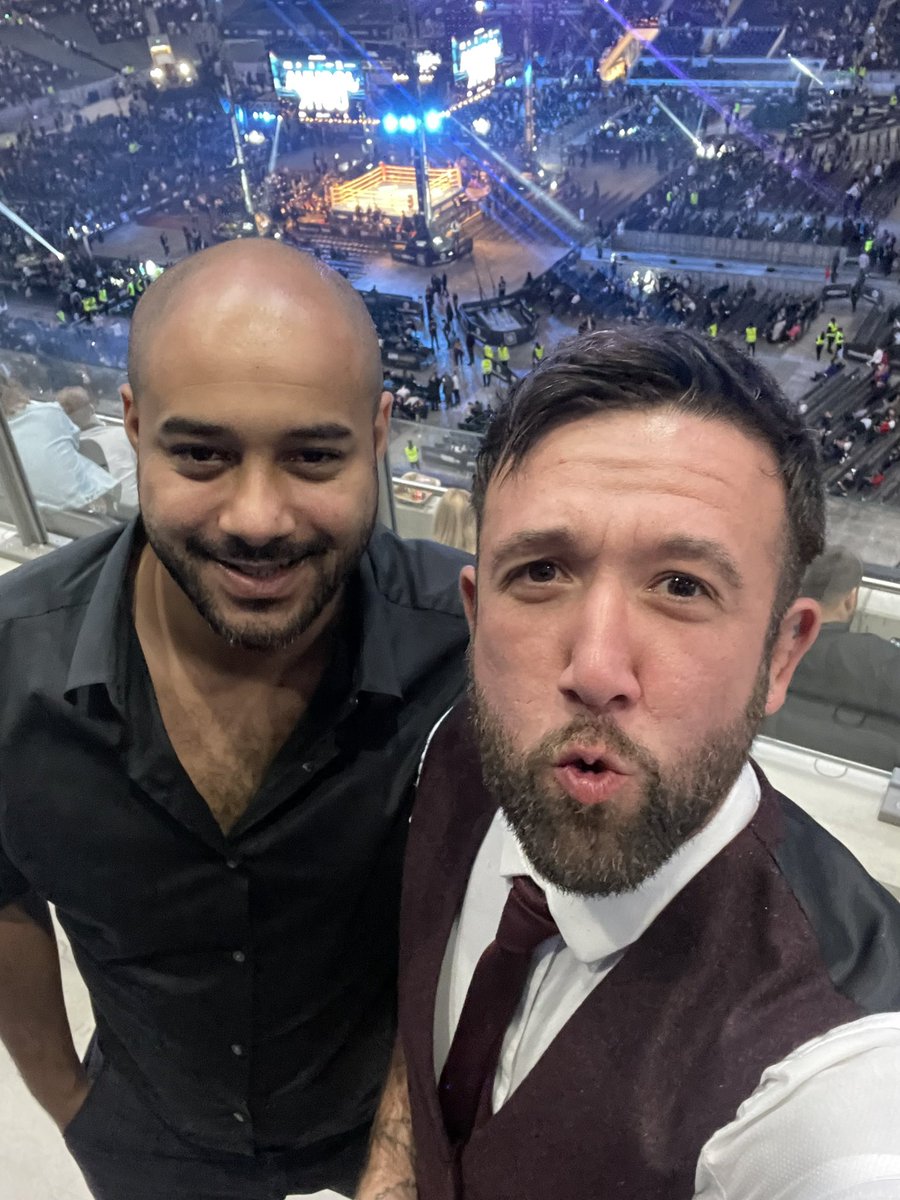 griffjames89's tweet photo. @anthonyjoshua come on you big bastard #joshuavsusyk https://t.co/wjEKQjxkmU