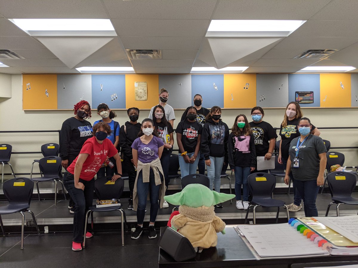 PeaseMSChoir's tweet photo. Pease hosted Region Boot Camp today with Ross, Rudder, Jones, Rayburn, and Straus! It was a great day of score study and music making. @brennanhschoir_ @NISDPease @NISD_FineArts @NISD https://t.co/BRAu9FijK7