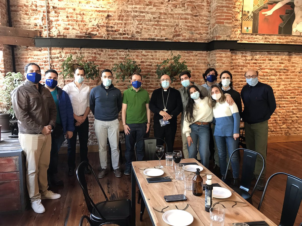 Compartimos un almuerzo con el Cardenal <a href="/DanielSturla/">Daniel Sturla</a> en el marco del programa 2021 de la <a href="/ALCatolicosUy/">Academia de Líderes Católicos Uruguay</a> para conversar sobre la actualidad de #Uruguay y la importancia de una política llena de valores humanistas 🇺🇾 Una oportunidad excelente 🙌🏻🌎