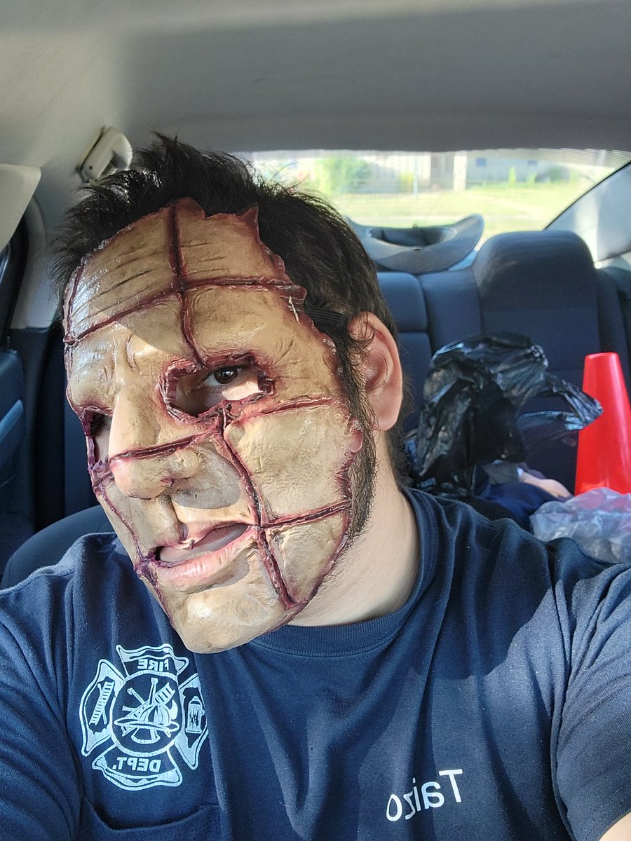 TaizoToelken's tweet photo. I love the both of these masks waaay to much. #MaskUp #halloweenkills #adultmoney #why https://t.co/0AeIDD2nNS