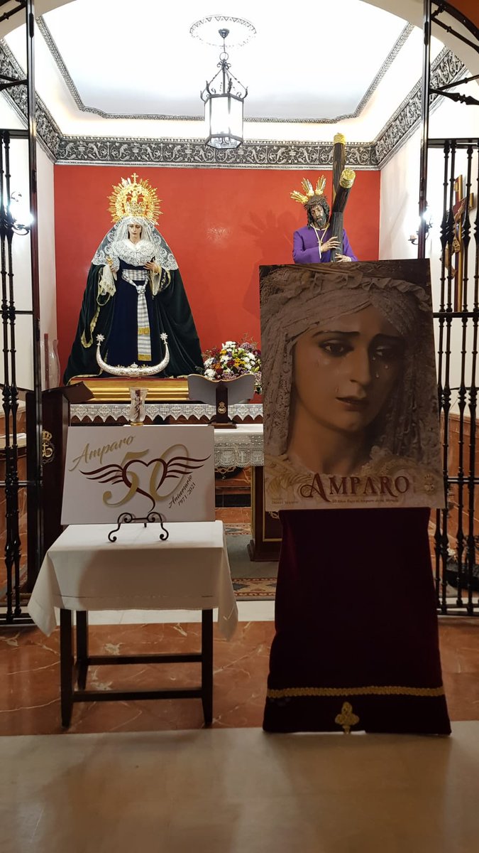 PasionDHoficial's tweet photo. Presentados el cartel y emblema con motivo del cincuenta aniversario de la bendición de Nuestra Madre y Señora del Amparo.

#50añosBajoelAmparodetuMirada https://t.co/P25JWU1kBy