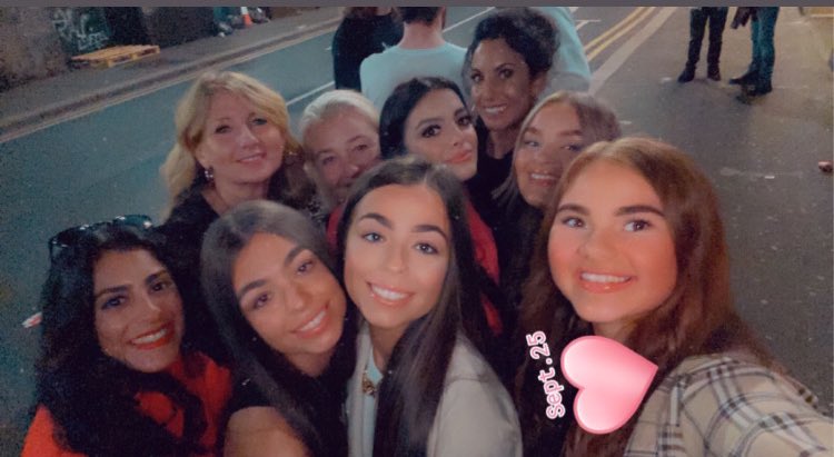 samina_monaghan's tweet photo. Mum’s &amp; Daughter’s night out💕 #Glasgow 💕🥂💕😘😘💫 https://t.co/fH2MD0F8wt