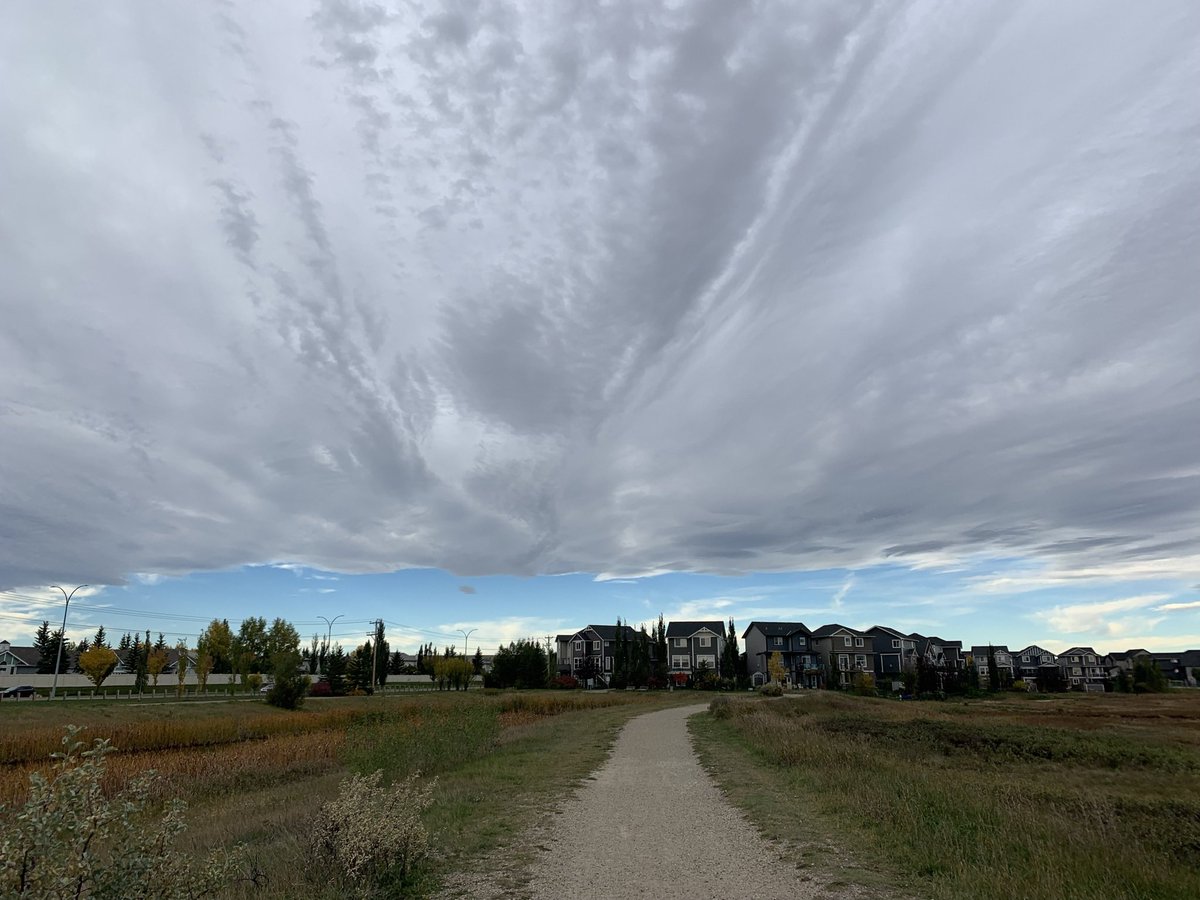 I’m standing here, on the ground. The sky above won’t fall down. #grounding #INXS #Albertaskies #StormHour #Chinook