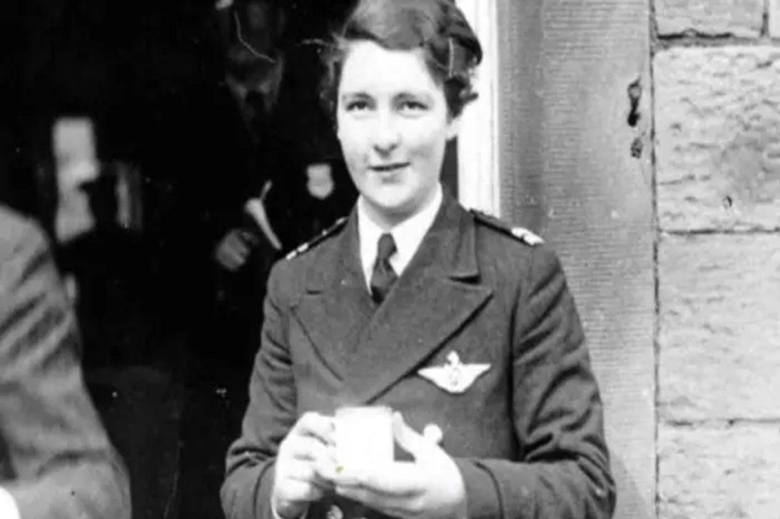WESCentenary's tweet photo. Winifred Drinkwater 1st woman in world to hold a commercial #pilot's licence. Flew photographers over Loch Ness as they searched for Nessie, did air ambulance work on the Western Isles &amp; flew an air search for a boat of kidnappers d. #OTD 6 October 1996 https://t.co/K6ZqtZuk19 https://t.co/TDFOkmj80I