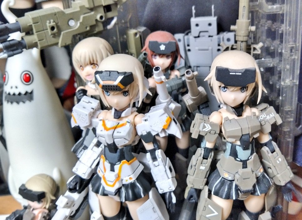 tamukuma5028's tweet photo. 皆様、ごきげんよう(*´∀`)♪
シルバーウィーク最終日ですわ、コロナ禍ではありますが皆様におかれましては範囲内でご存分に楽しまれて下さいませ(’-’*)♪
#うちのこかわいい #FAGirls
久々のSDエレナ嬢(’-’*)♪ https://t.co/oZh2AqCiH8