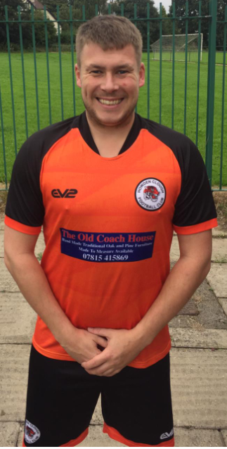 howden_clough's tweet photo. Stick him on the left wing He scores with his left foot, he scores with right, now add scores with his belly hattrick hero @griffiths957 👟⚽️🥅
Thank you to @kimleadbeater for choosing @bumpyltd, I think this Clough Legend is doing alright 🤩 
#bumpy
#clublegend
#recordgoalscorer https://t.co/9ZimZXWwpA