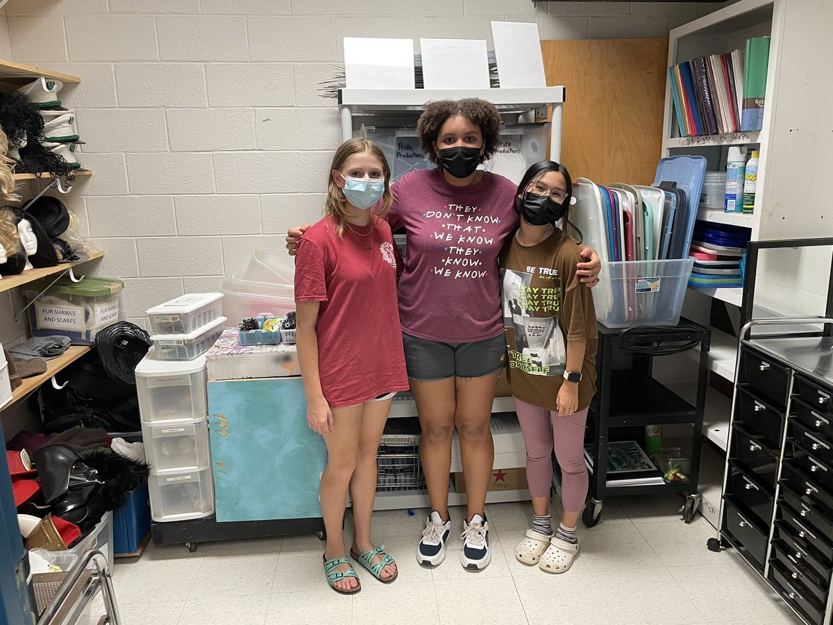 lrhstheatre22's tweet image. Huge shout out to the makeup &amp;amp; hair crew members who organized the closet! 💯 🎉 💯 @leesvilleroadhs @LRHS_Stage #saturdaytech
