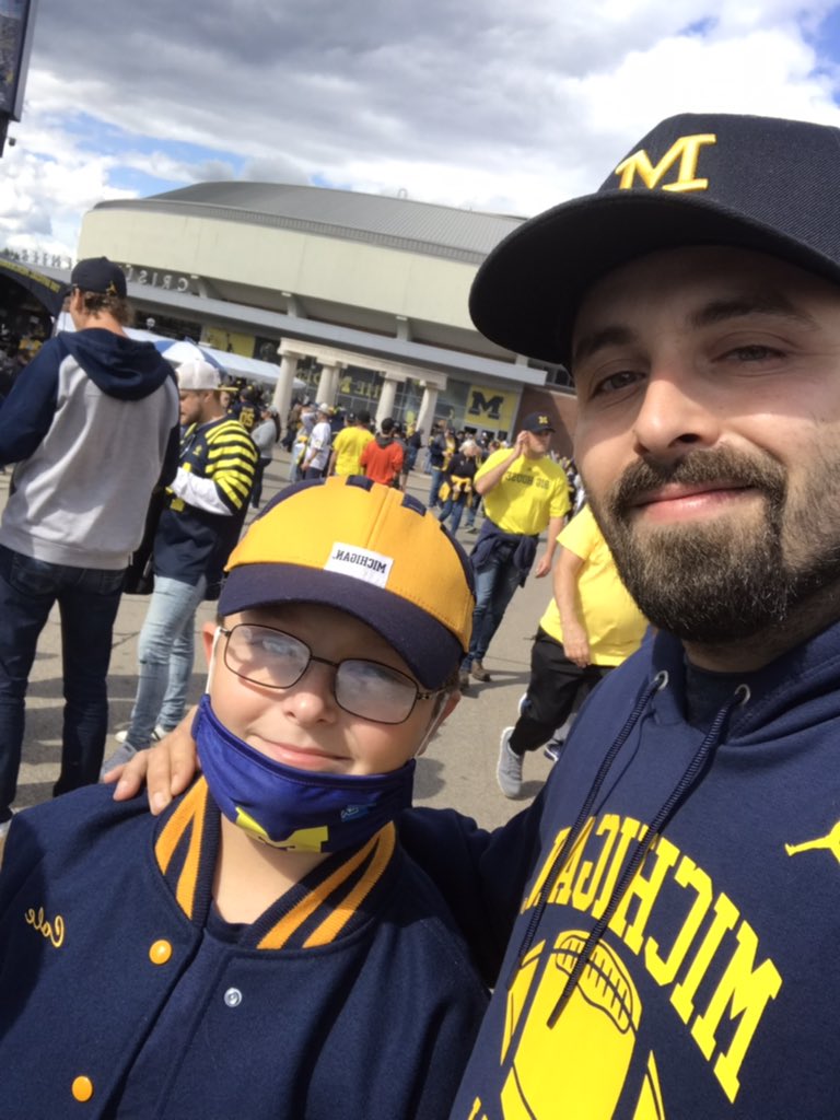 UltimoWolverine's tweet image. #BigHouseLive