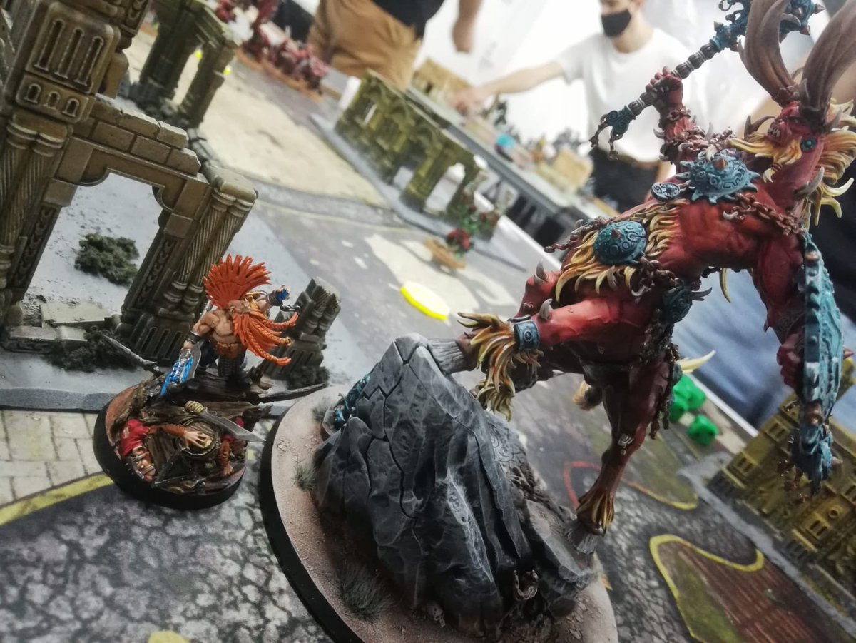_Alex_Beltran's tweet image. Great game at today’s tournament at my local store. My KO managed to fight off the forces of Destruction. In the end, Kragnos died on an epic battle against Gotrek. Great day for the forces or order!! #AoS #WarhammerCommunity #goblintrader #warhammer