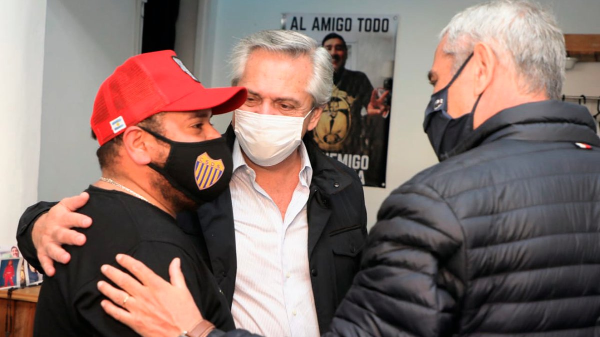 jorgeferraresi's tweet photo. El presidente @alferdez y el jefe de gabinete @JuanManzurOK nos visitaron para participar del festival #OrgulloDockSud. Los recibimos junto al intendente @AleChornobroff y la jefa de gabinete municipal @magdysierra. https://t.co/bR8gXo31xM
