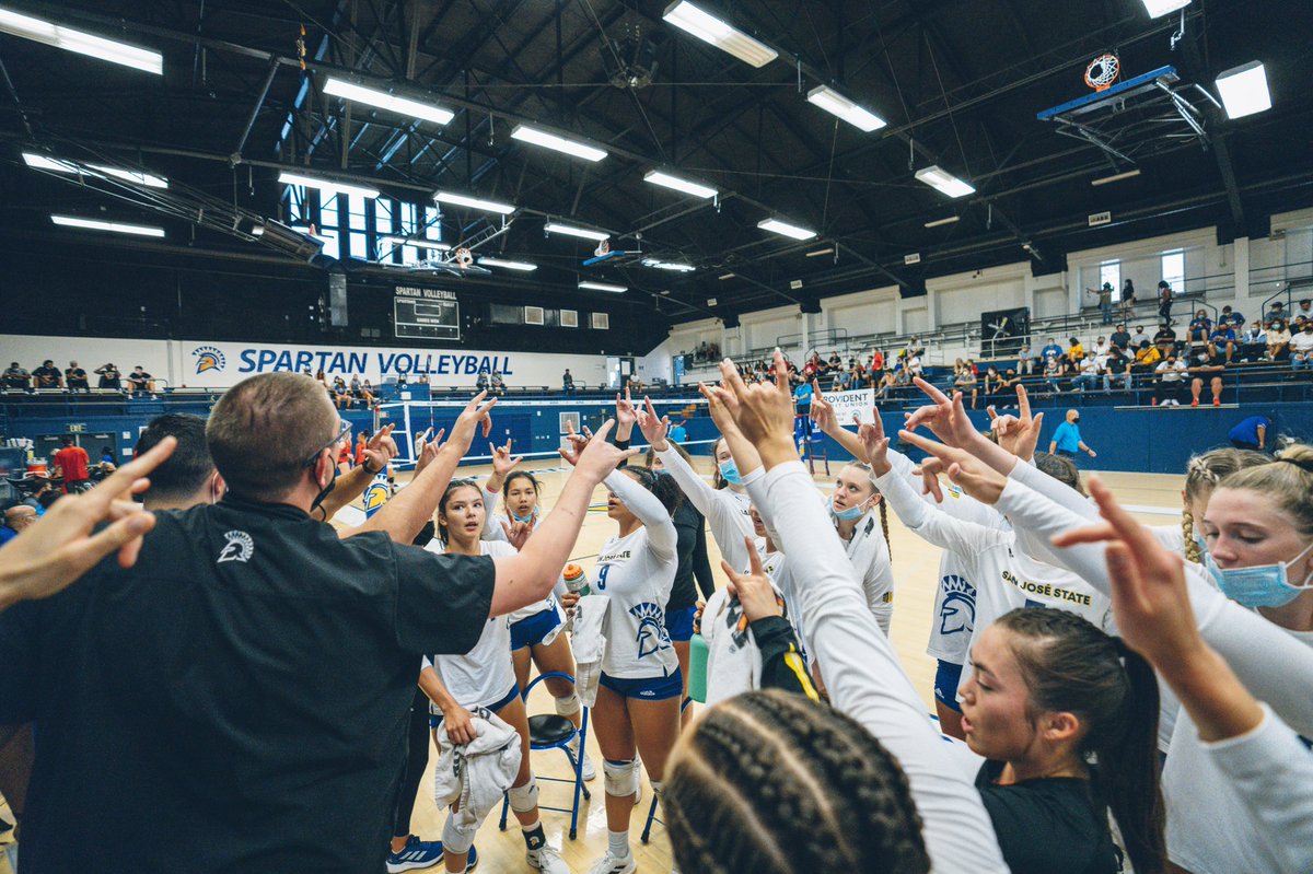 SJSUAthletics's tweet photo. Don’t look now, but @SanJoseStateVB is 🔥🔥🔥! 

Sweep straight matches Thursday and today to start @MountainWest play 2-0! 

Let’s go! #SpartanUp https://t.co/pfV8syKDwL