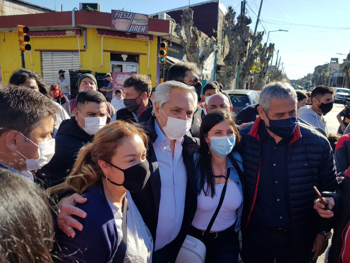 andreabasileok's tweet photo. Cuando vas al festival #OrgulloDockSud y te encontrás con el Presidente @alferdez junto  nuestro Ministro @jorgeferraresi y Candidata @magdysierra https://t.co/872f7F5Mw7