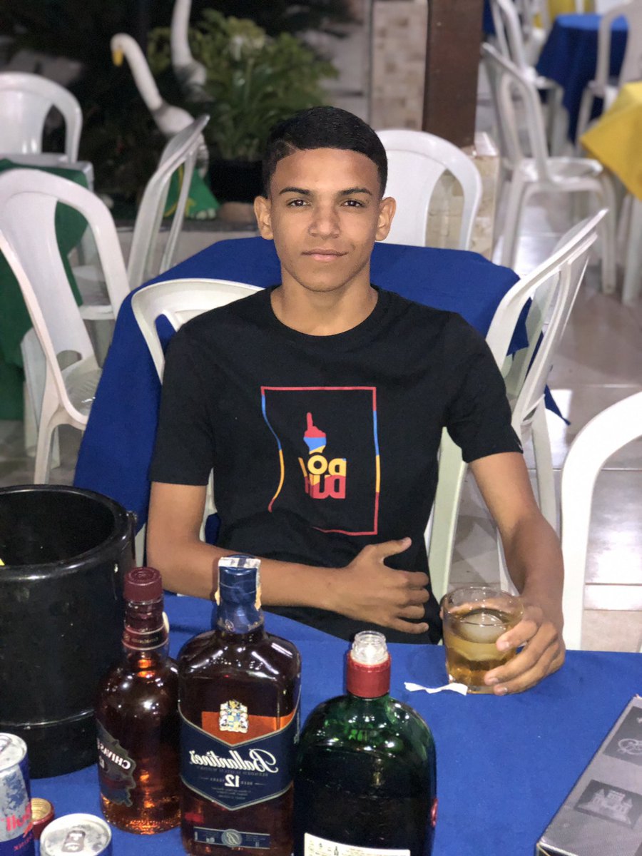 Araujo_577's tweet photo. 🃏🥃 https://t.co/BRVnaXpzDU