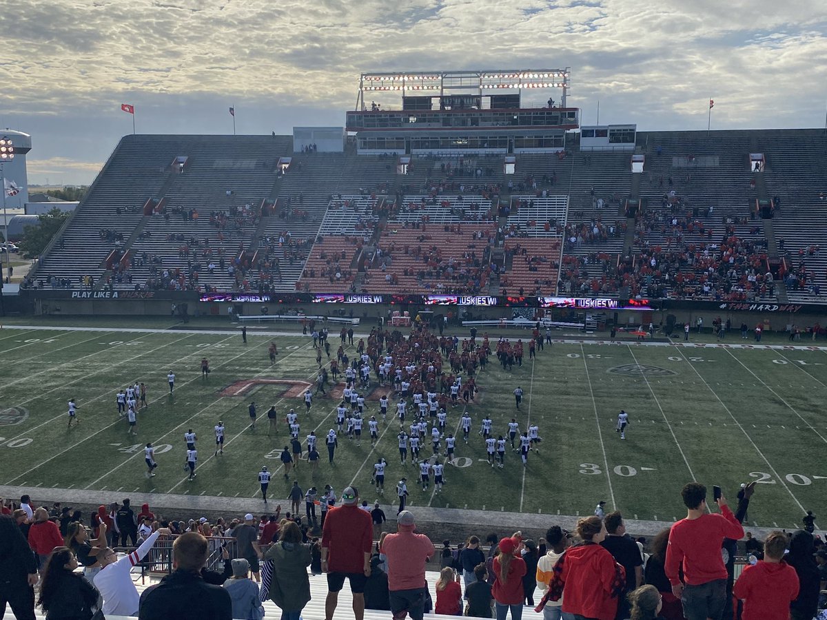FINAL - Northern Illinois 41, Maine 14. Now off to watch the Chicago White Sox take care of the Cleveland Guardians. Great tasting less fillings and beefs on deck https://t.co/lihTu0Y3C1