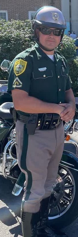 Uniformedmen1's tweet photo. #hotcop #hottrooper #trooper #uniform #cop #uniform https://t.co/GXWh0dBwkg