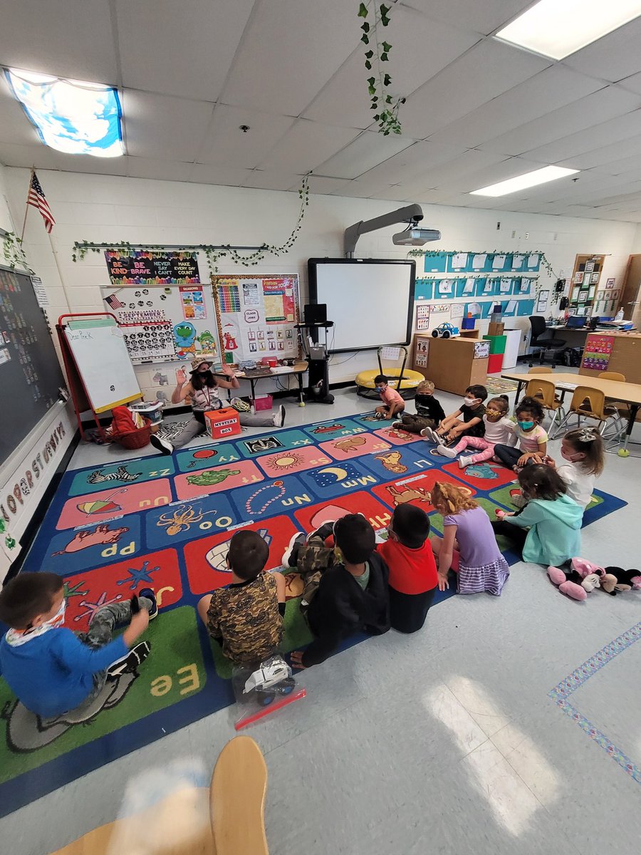 MsSarahPreKCMES's tweet photo. The kids favorite activity, Mystery Box! This takes place on Fridays, each child has a chance to show and share. We build on using descriptive vocabulary, taking turns and being respectful listeners. @TracyThomasCMES @CMESLions #CMESwins #teamCMES https://t.co/50qYMBd0gw