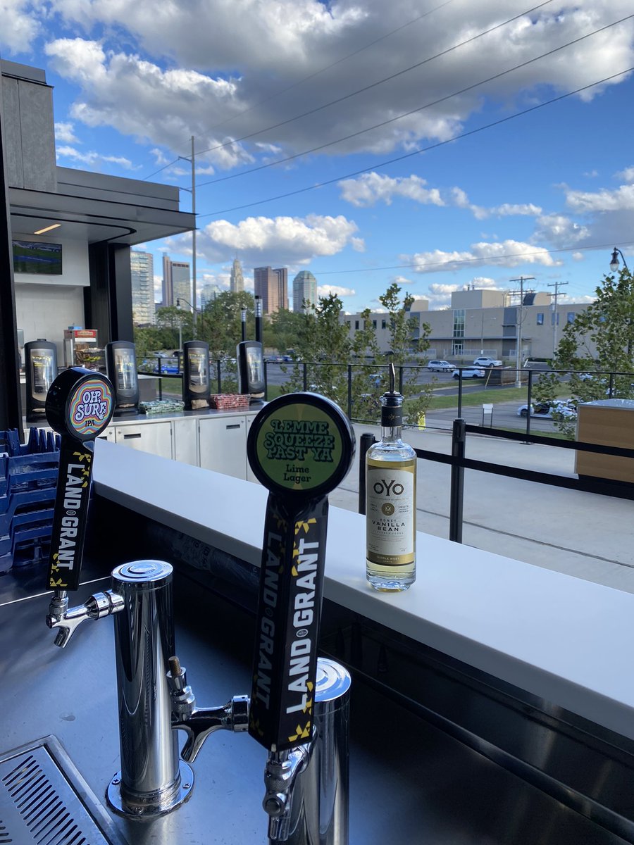 Hometown flavor vibes on a great fall evening <a href="/LandGrantBeer/">Land-Grant Brewing Co.</a> <a href="/MiddleWestSpts/">Middle West Spirits</a> <a href="/ColumbusCrew/">The Crew</a>