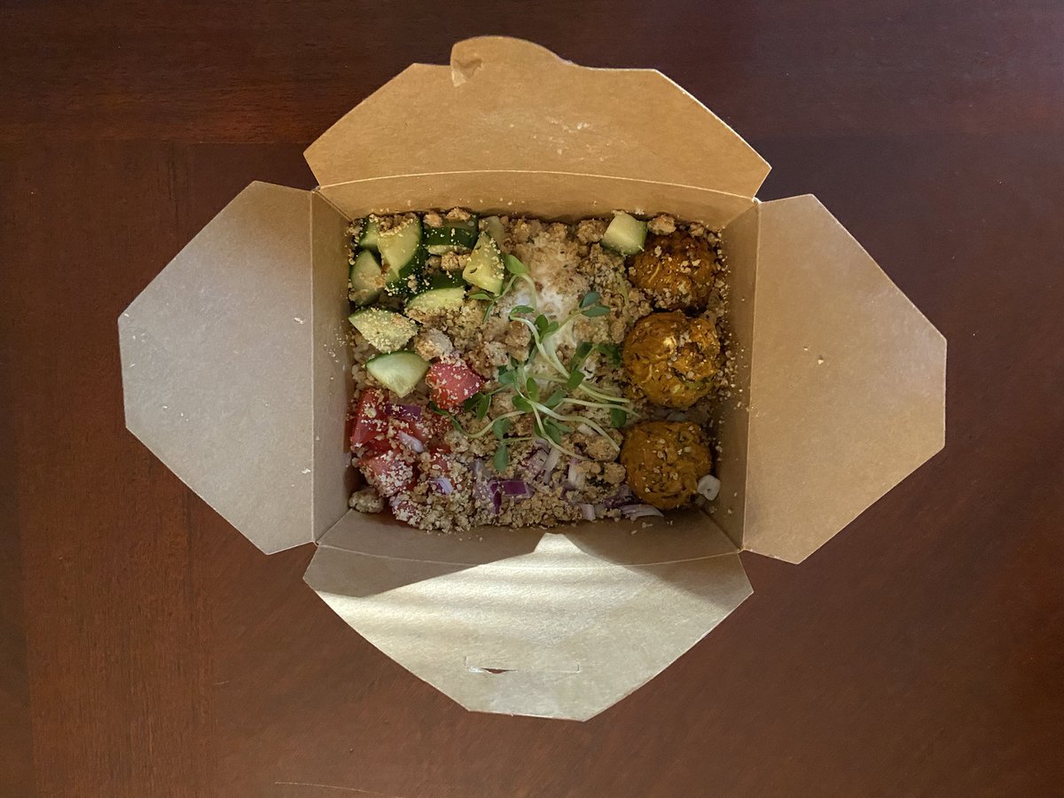 LvSter's tweet photo. Fala-fully nice 😉 #falafelbowl #blisskitchen https://t.co/0tl4uFMWTm
