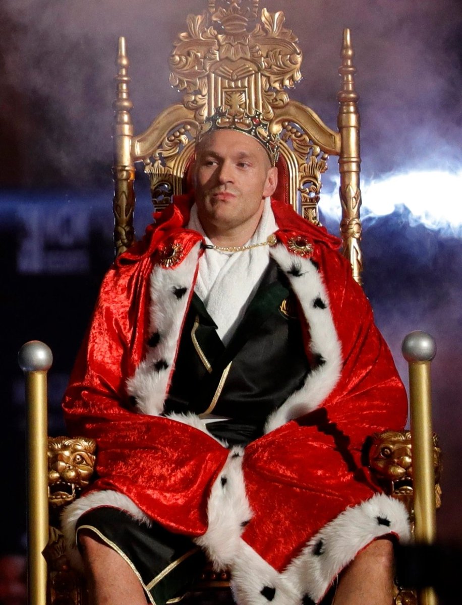 ChaChaSwiss's tweet photo. Fury watching Anthony Joshua lose again. 
#JoshuaUsyk https://t.co/Q6LQaQ7gGF