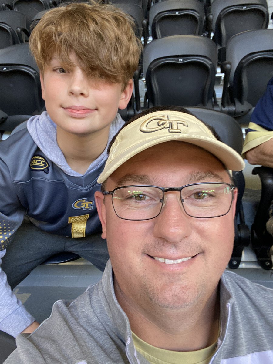 BQueen44's tweet photo. Go Jackets!  #TogetherWeSwarm https://t.co/6coGJxSKas