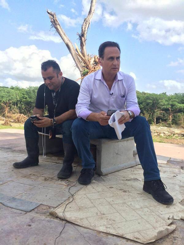 fernandoTLMDO's tweet photo. Gracias amigo @jdbalart por todas las experiencias y por abrirnos el camino a los latinos de #USA Ha sido un inmenso honor ser tu productor por los últimos 12 años. Te mereces todo mi hermano y espero que esta nueva etapa sea igualmente llena de éxitos.. te quiero @TelemundoNews https://t.co/nstsS8ypeC