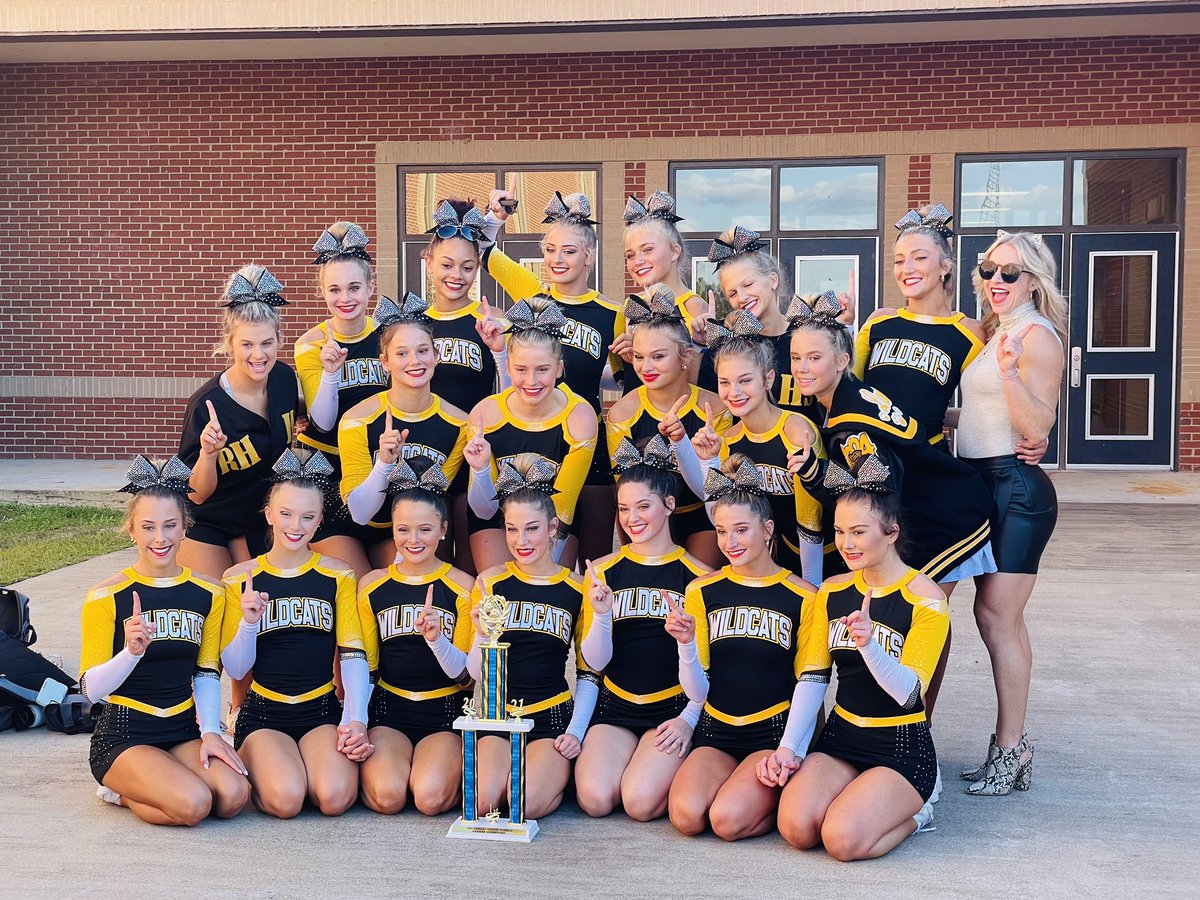 RHHS Cheerleaders tweet media