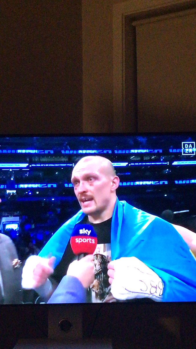 Kansey87's tweet photo. cracker 🥊🥊 https://t.co/EOk2jY8HbG