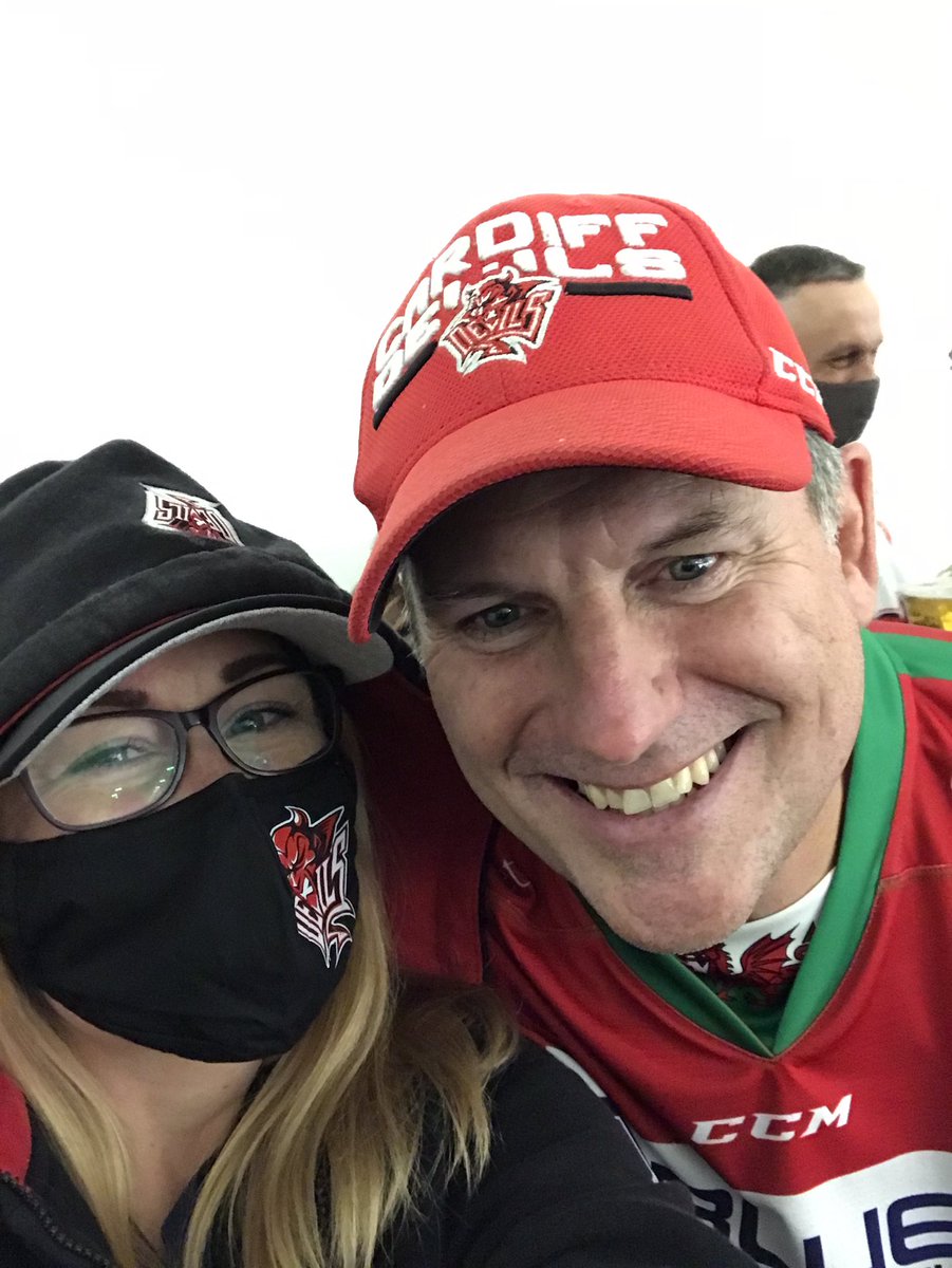 #Coopercam is back up and running thanks to @funtrina_kw!!! May have peaked too early with this pair mind <a href="/brian_bparker/">Brian Parker</a> <a href="/Tacosteve10/">Steve King</a>…….thanks both 🥰😁
Look out <a href="/cardiffdevils/">Cardiff Devils</a> I want a full house this year 😈