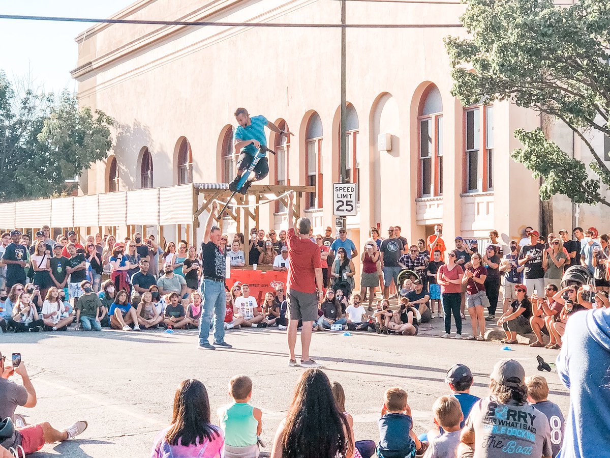 thesandbar's tweet photo. Downtown Lawrence is the place to be on this fine Saturday!

Bonus: our patio has an excellent view of the Lawrence Busker Fest’s 8th street stage!

#CircusInTheStreets https://t.co/lJjoQadLJs