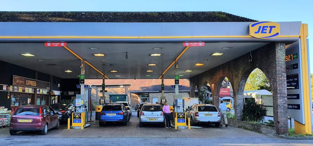Please see our Facebook or Instagram page for an update on our fuel availability, thank you.

Kind regards,

Stephen, Louis and the Jempson's garage team.