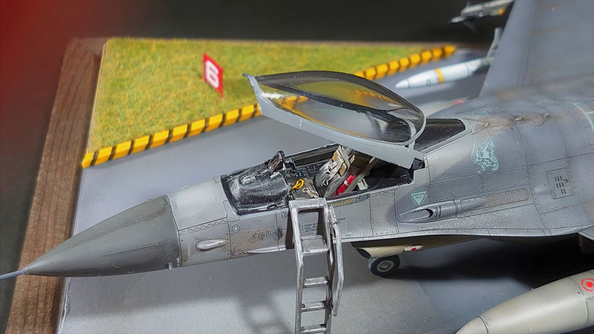 タミヤ　1/48　F-16CJ  タイガーミート参加機 TAMIYA 1/48 F-16CJ FIGHTING FALCON - Part 1 Cockpit