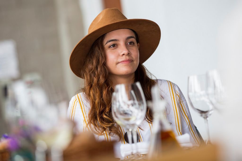 patys_fuckworld's tweet photo. Normalmente soy yo la que toma las fotografías, pero de vez en cuando me toman uno que otro paparazzi.

Estas fotos son durante un increíble recorrido por algunos viñedos de #Querétaro. 🍷🧀

Gracias a la #AVQ, @QroTravel y @gobqro 📸❤️ https://t.co/qky0nGAZKw