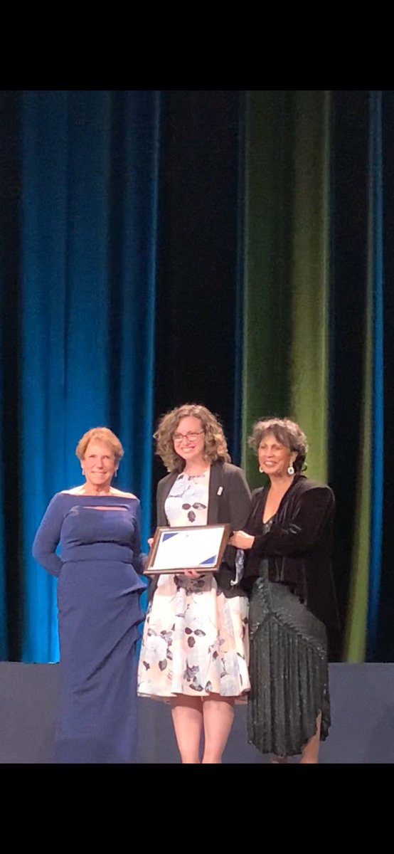 Congratulations to #ClevelandClinic Nursing as Kathryn Stuck Boyd accepts our redesignation as an NLN center of excellence in nursing education <a href="/MeredithLahl/">Meredith Foxx (Lahl)</a>