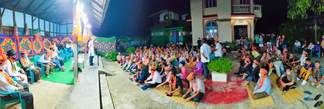 ramay_rameshwar's tweet photo. 12 INC workers from Polling Booth13/37 Ward 6 Moiranthem Leikai of 37 Kakching AC joined Bharatiya Janata Party today ! I heartily welcome them to Bharatiya Janata Party Parivar 🙏Let’s all work together for the betterment ans welfare of the people of 37 Kakching AC and Manipur https://t.co/fv66CnkObS