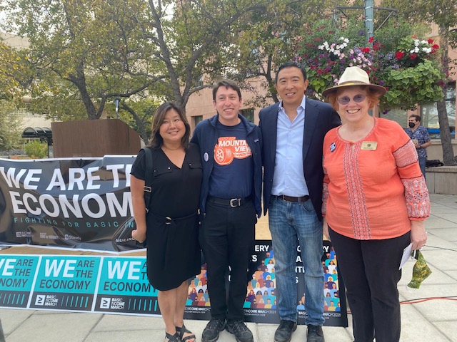 Great afternoon at  <a href="/MountainViewGov/">City of Mountain View</a> Plaza for <a href="/level_up_ca/">Level Up California</a> #basicincomemarch. Thanx to <a href="/AndrewYang/">Andrew Yang🧢⬆️🇺🇸</a>  for leading the movement, <a href="/DaveCortese/">Dave Cortese</a> for his leadership at the State level &amp; to my council colleagues for supporting a MV pilot program. #yanggang #HumanityFirst