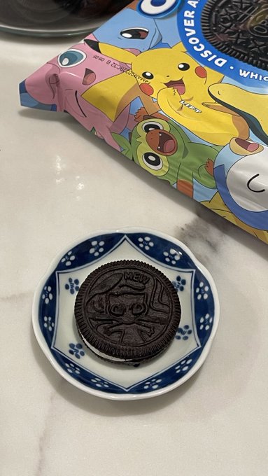 got the ultra rare Mew on my first pull for the @Pokemon @Oreo gacha ?

taking offers rn for this bad