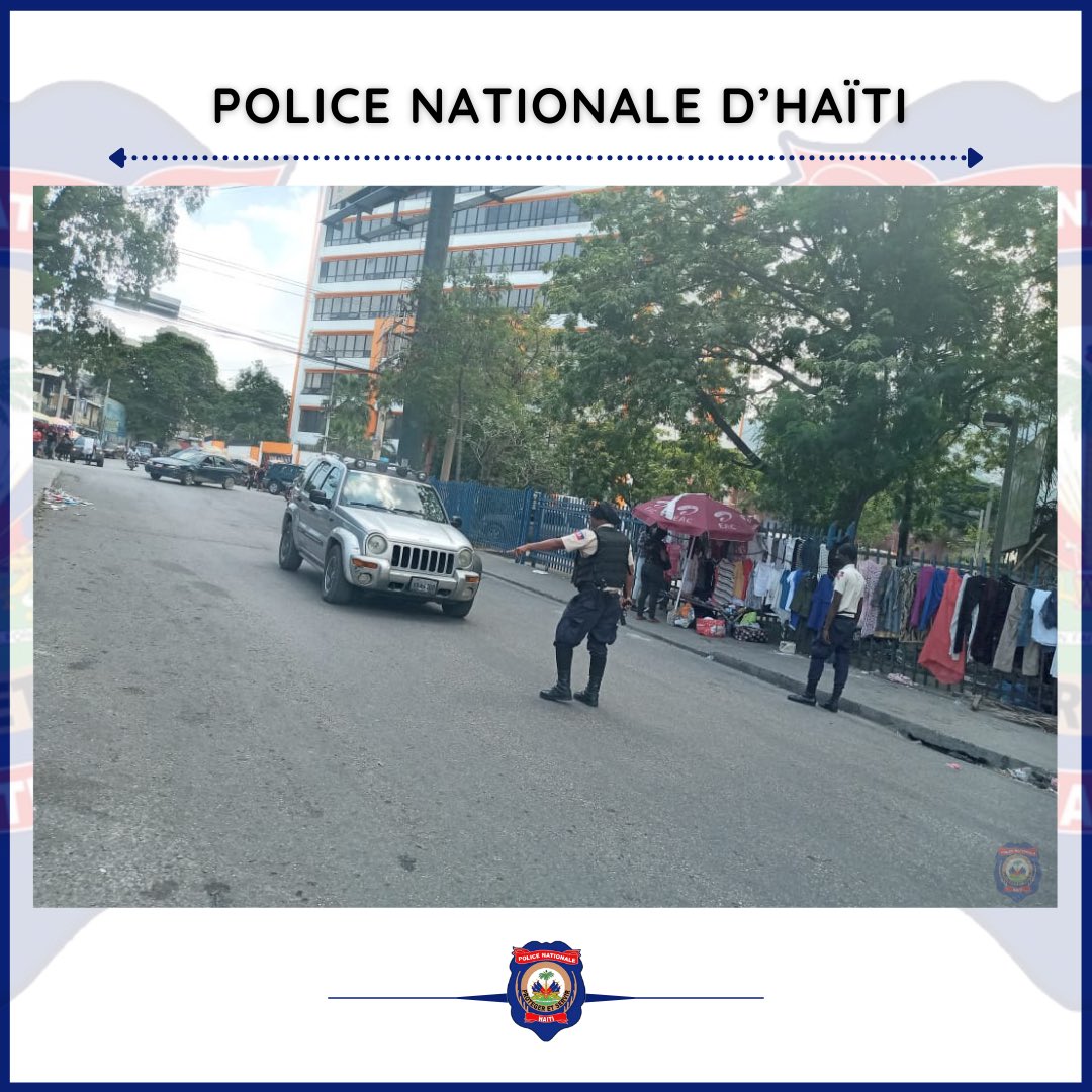 pnh_officiel's tweet photo. La Police Nationale invite la population à collaborer avec les agents de l’ordre, chargés de mettre en application ce plan visant à mieux contrôler la circulation des véhicules en effectuant également des check de routine. (2/3) https://t.co/i2yW1RHJv3